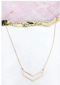 HAMMERED CUT CHEVRON PENDANT NECKLACE